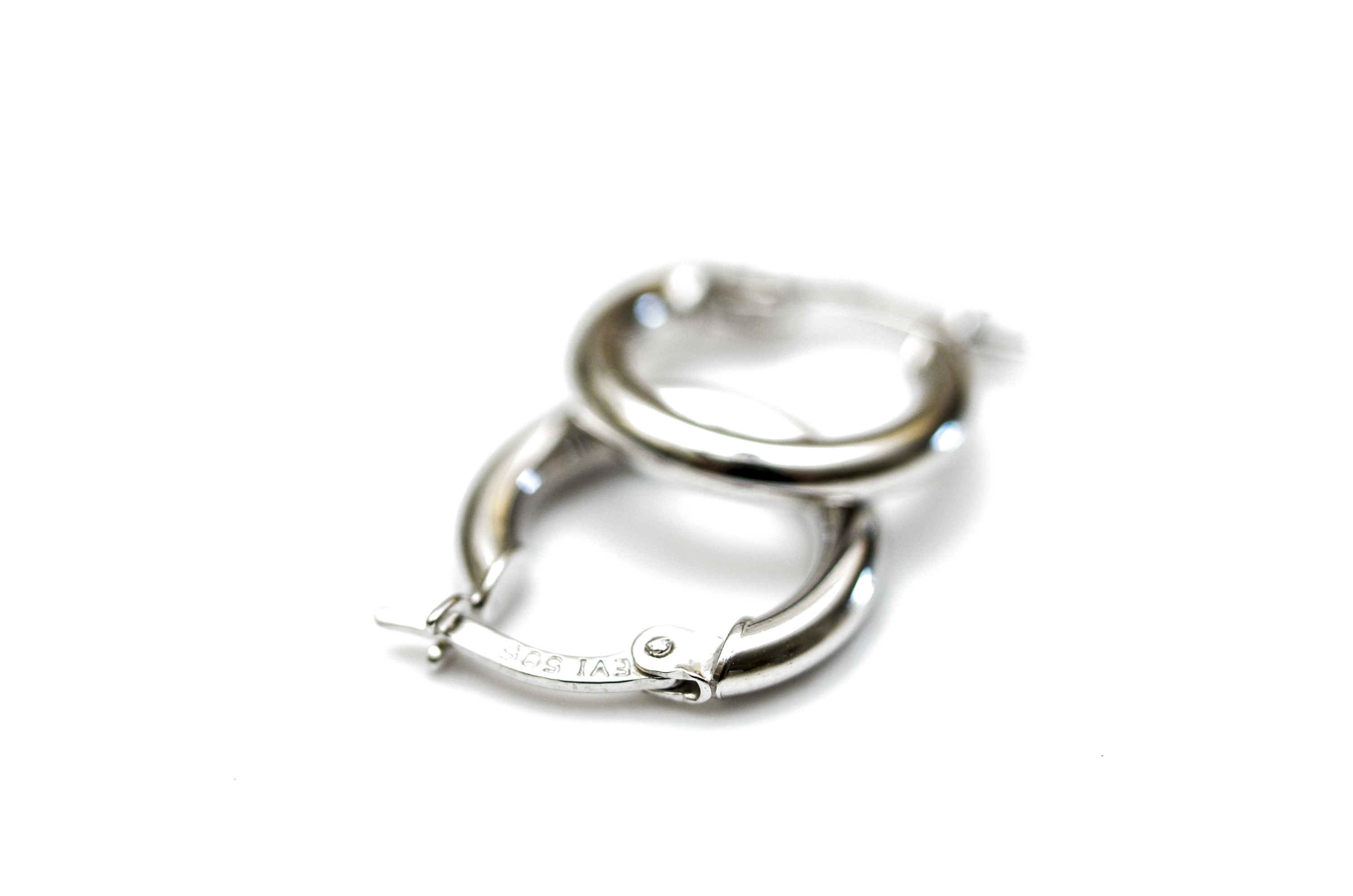 14K White Gold Small Hoop Earrings