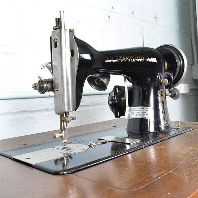 1950s Singer Electric Sewing Machine Model 66–16