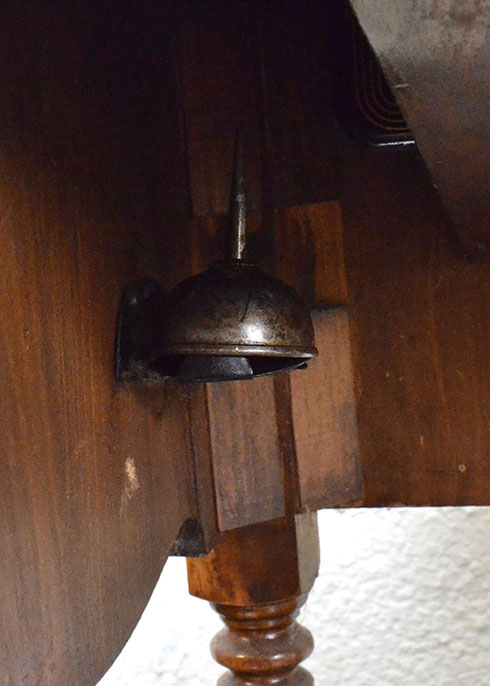 1950s Singer Electric Sewing Machine Model 66–16