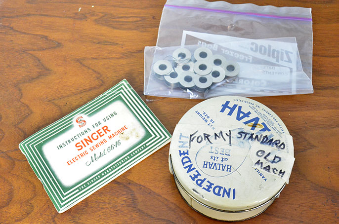 1950s Singer Electric Sewing Machine Model 66–16