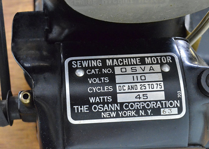 1950s Singer Electric Sewing Machine Model 66–16