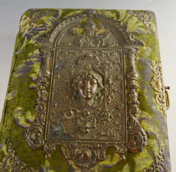 Antique Photograph Album With Many Portraits and Old Photoss