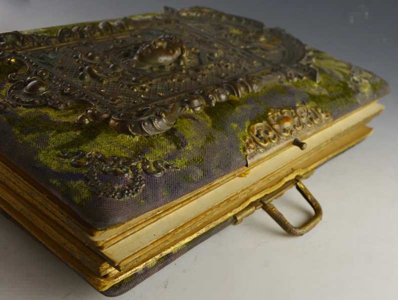 Antique Photograph Album With Many Portraits and Old Photoss