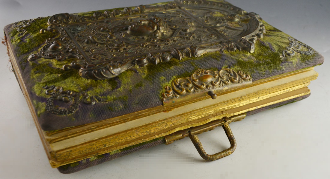 Antique Photograph Album With Many Portraits and Old Photoss