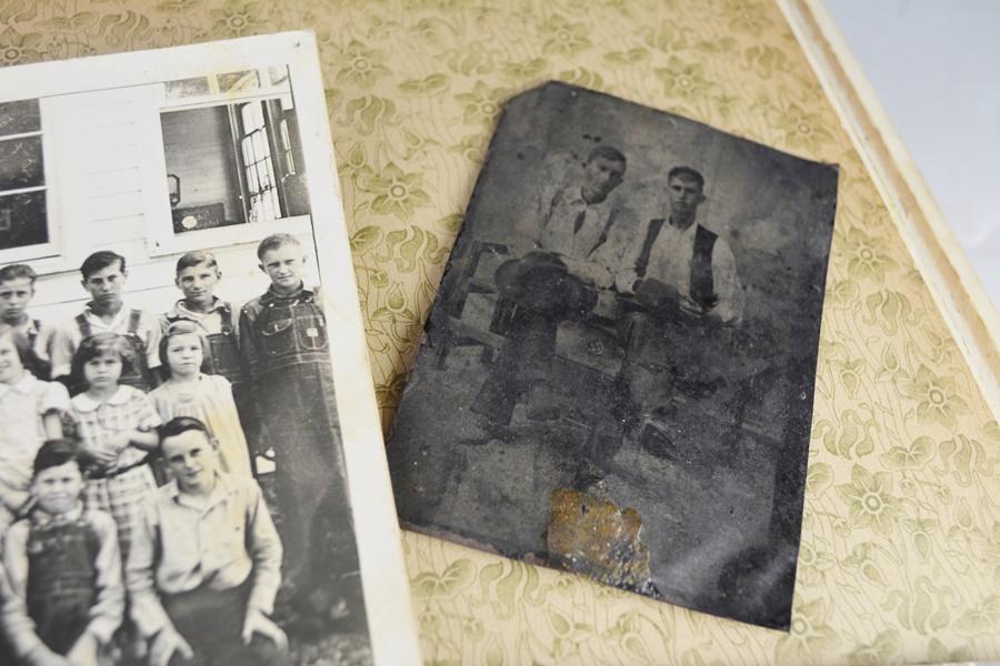 Antique Photograph Album With Many Portraits and Old Photoss