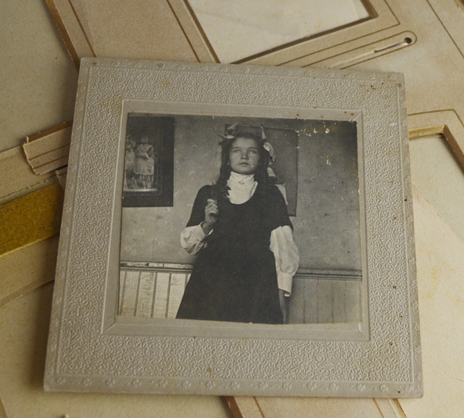 Antique Photograph Album With Many Portraits and Old Photoss