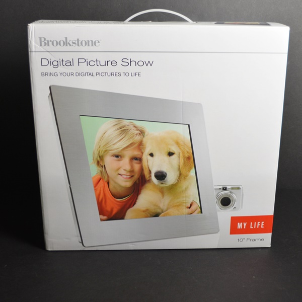 New Brookstone Digital Picture Show 10" Frame