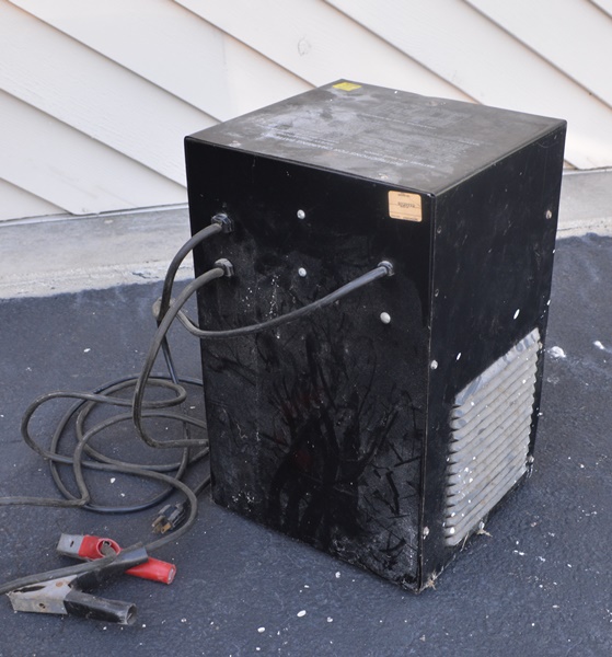 Sears Heavy Duty Engine Starter and Battery Charger