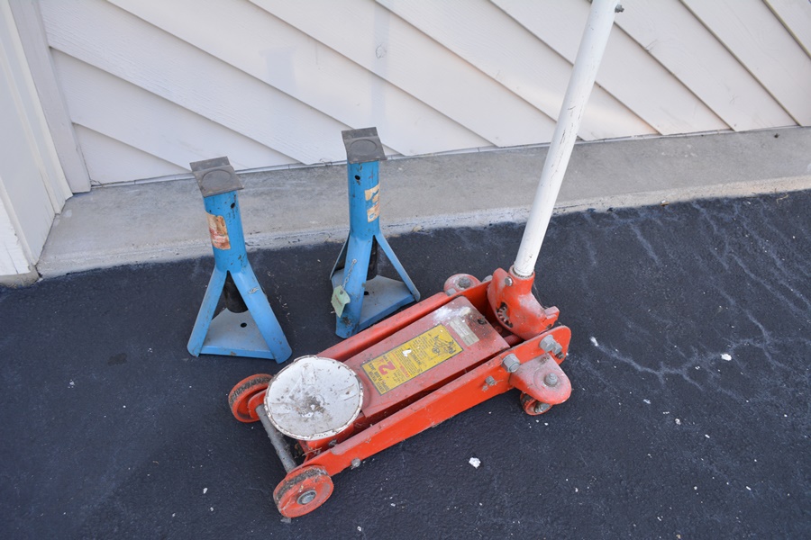 Floor Jack, Two Jack Stands, Hydraulic Jack and a Work Rolling Cart