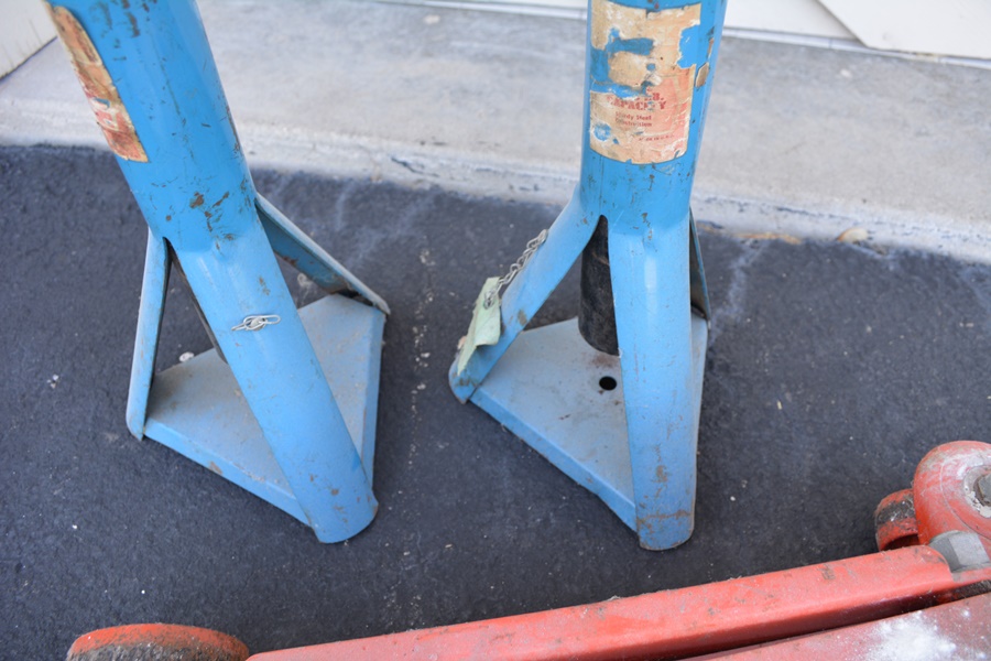 Floor Jack, Two Jack Stands, Hydraulic Jack and a Work Rolling Cart