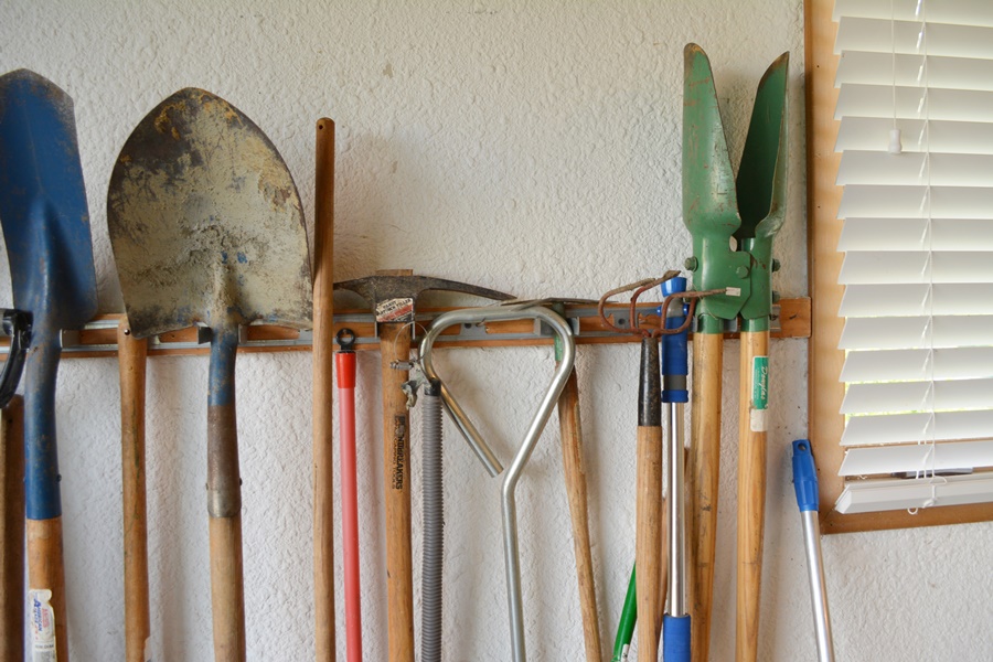 Rakes, Shovels and More Yard Hand Tools