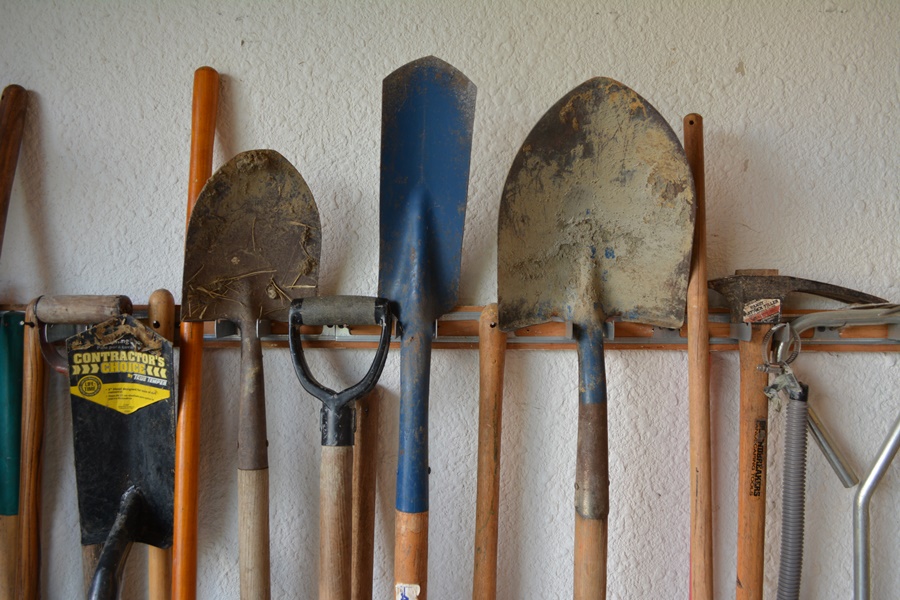 Rakes, Shovels and More Yard Hand Tools