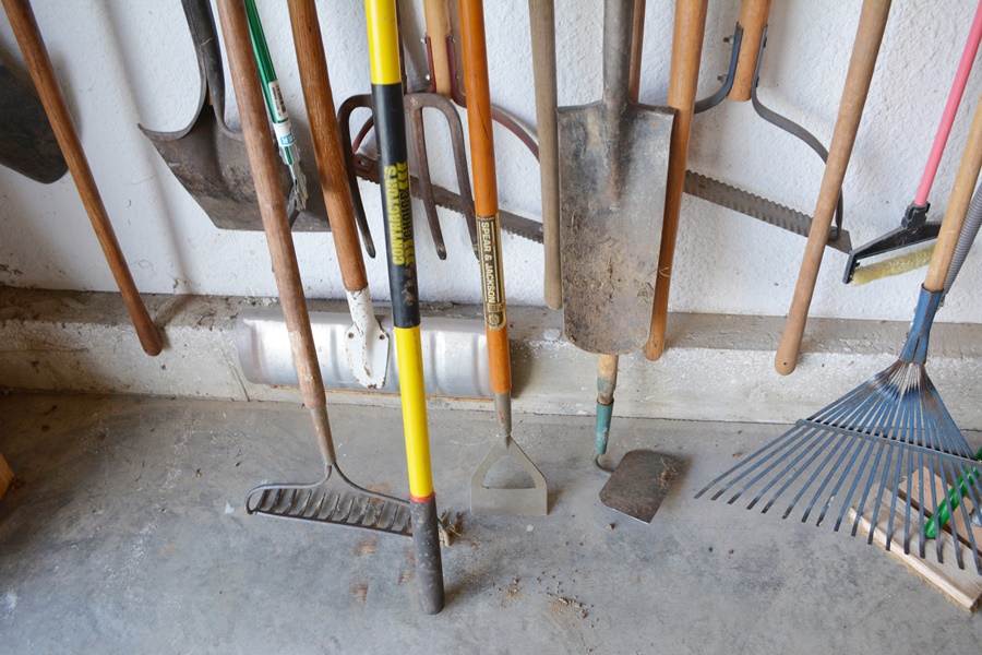 Rakes, Shovels and More Yard Hand Tools