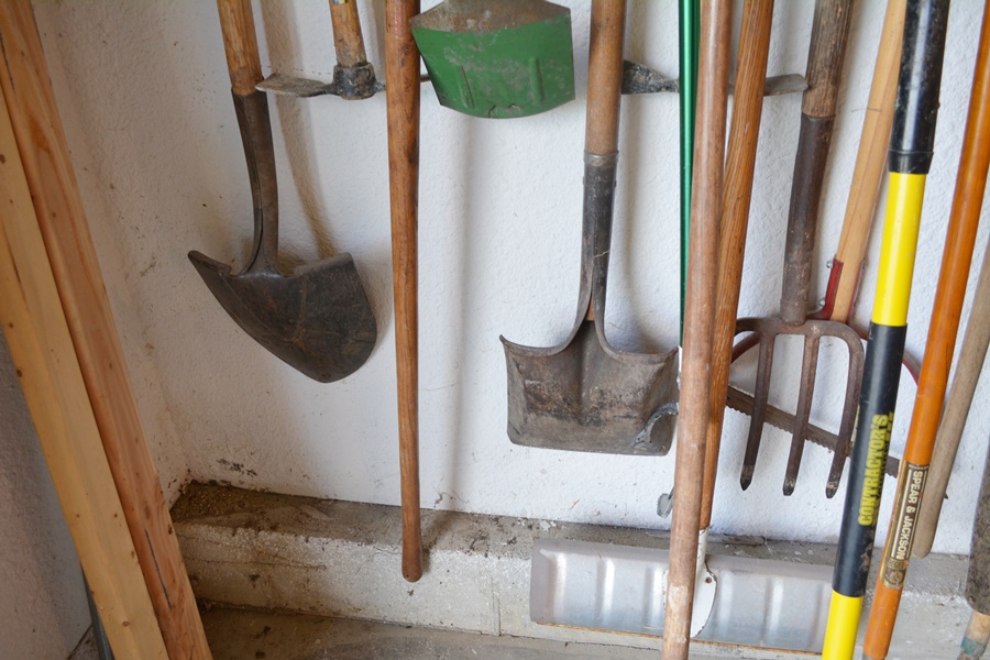 Rakes, Shovels and More Yard Hand Tools