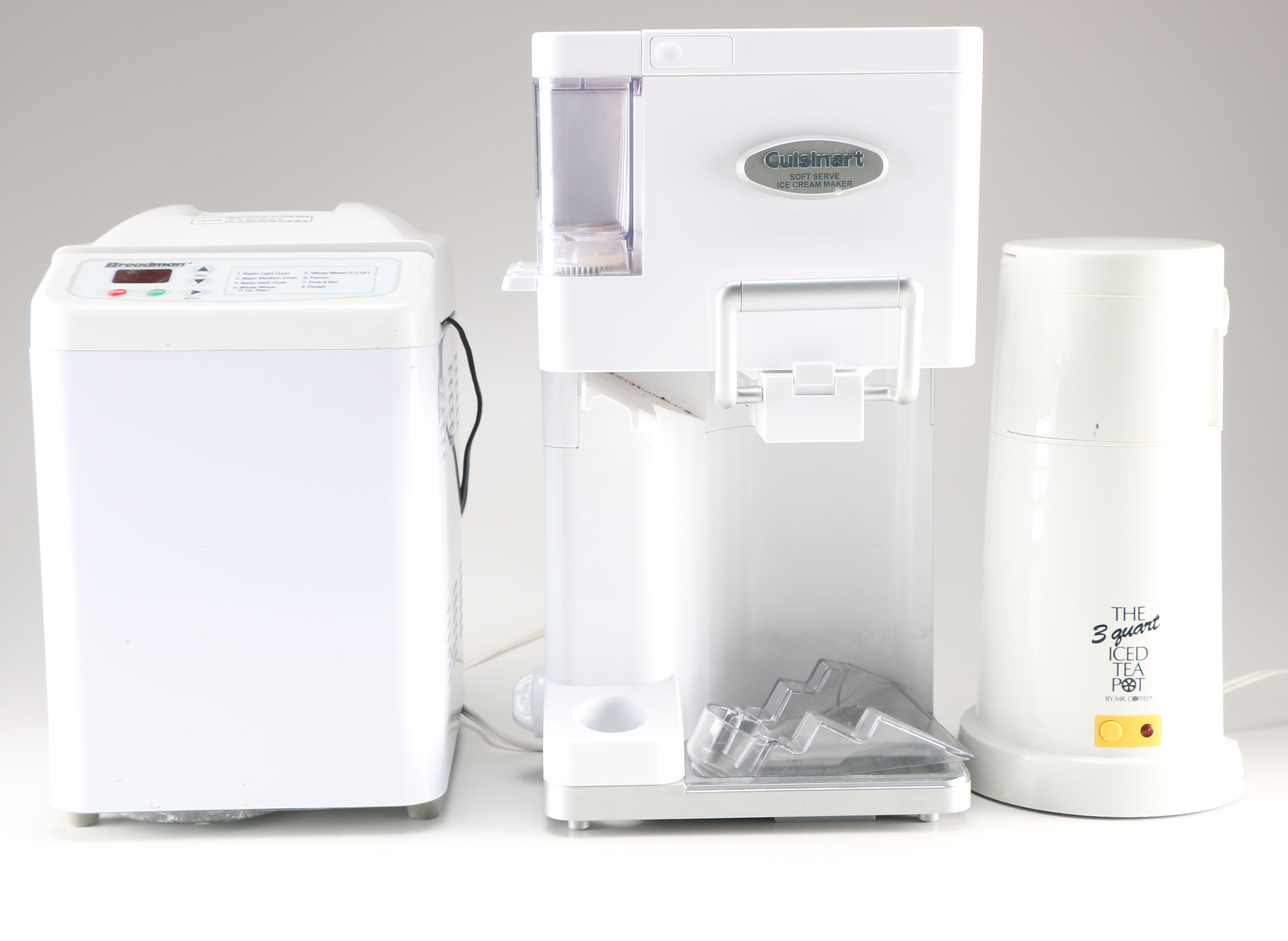 Assortment of Small Electric Kitchen Appliances