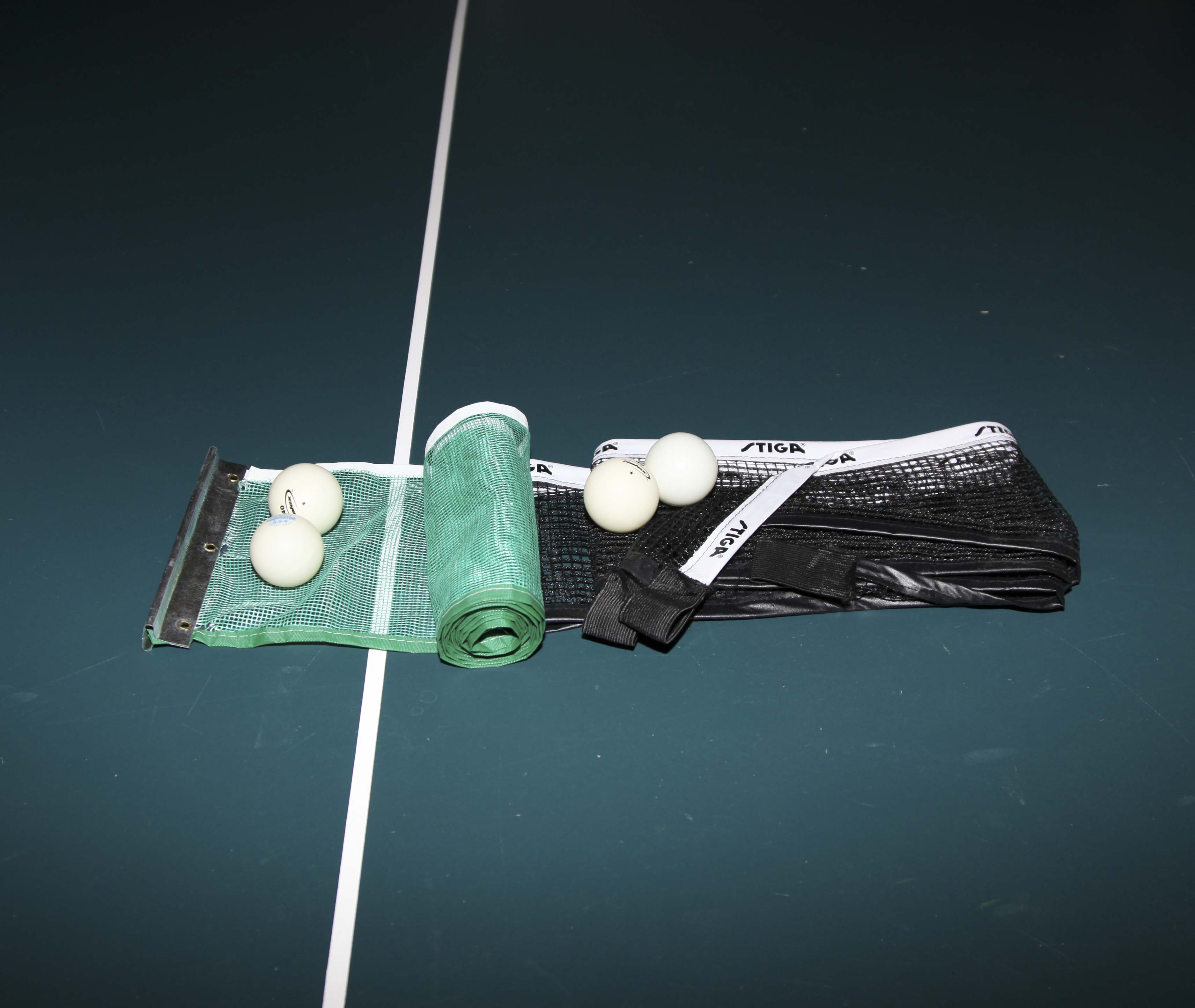 Spalding Folding Ping Pong Table