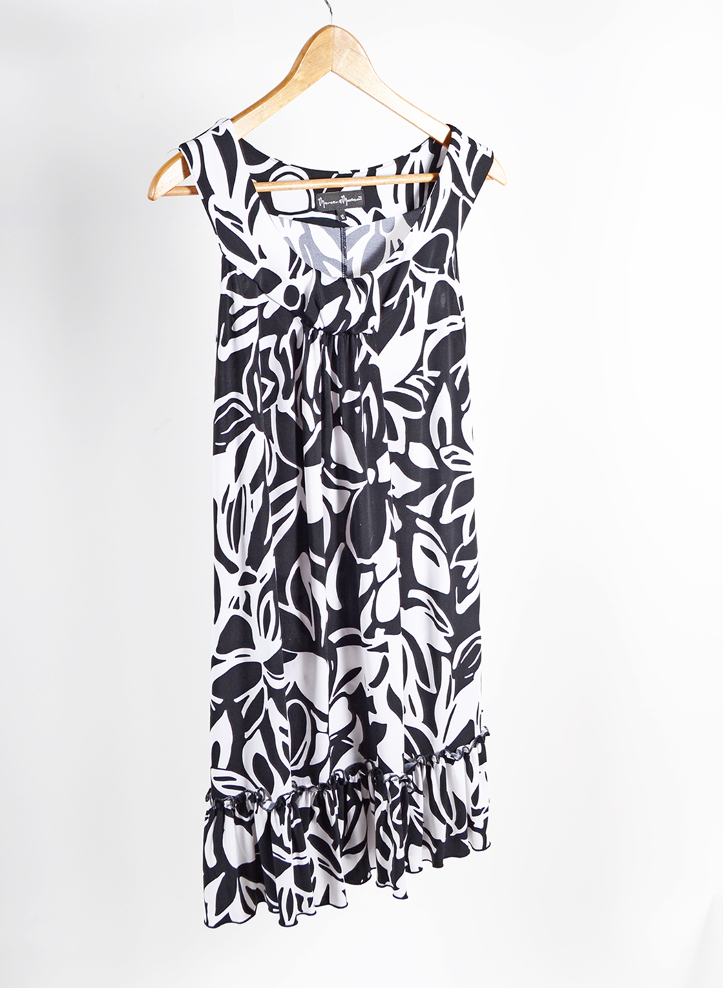 Womens Sleeveless Attire Size 10-12