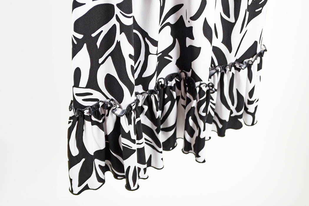 Womens Sleeveless Attire Size 10-12