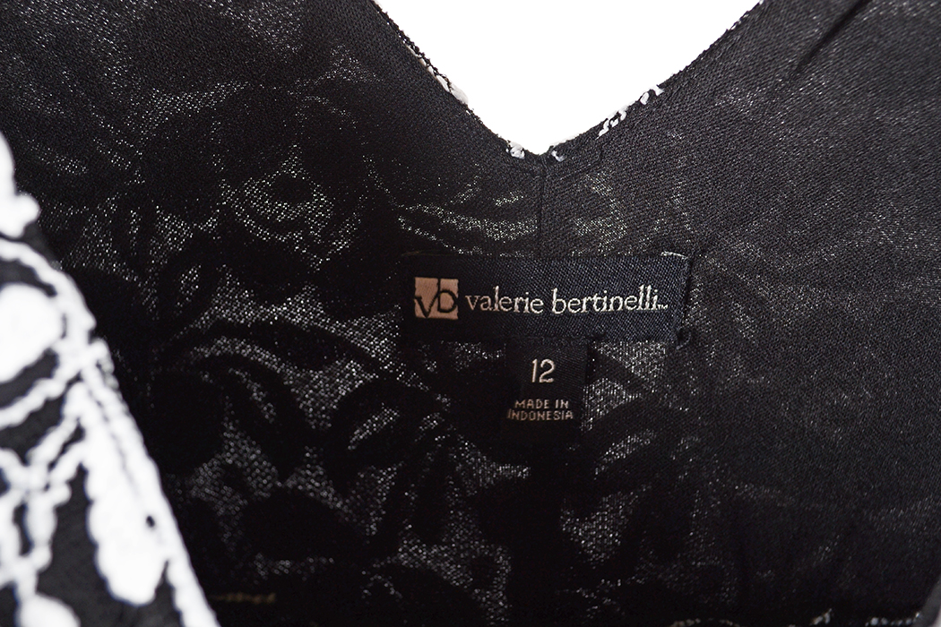 Womens Sleeveless Attire Size 10-12