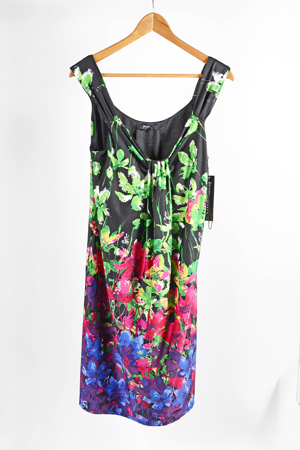 Womens Sleeveless Attire Size 10-12