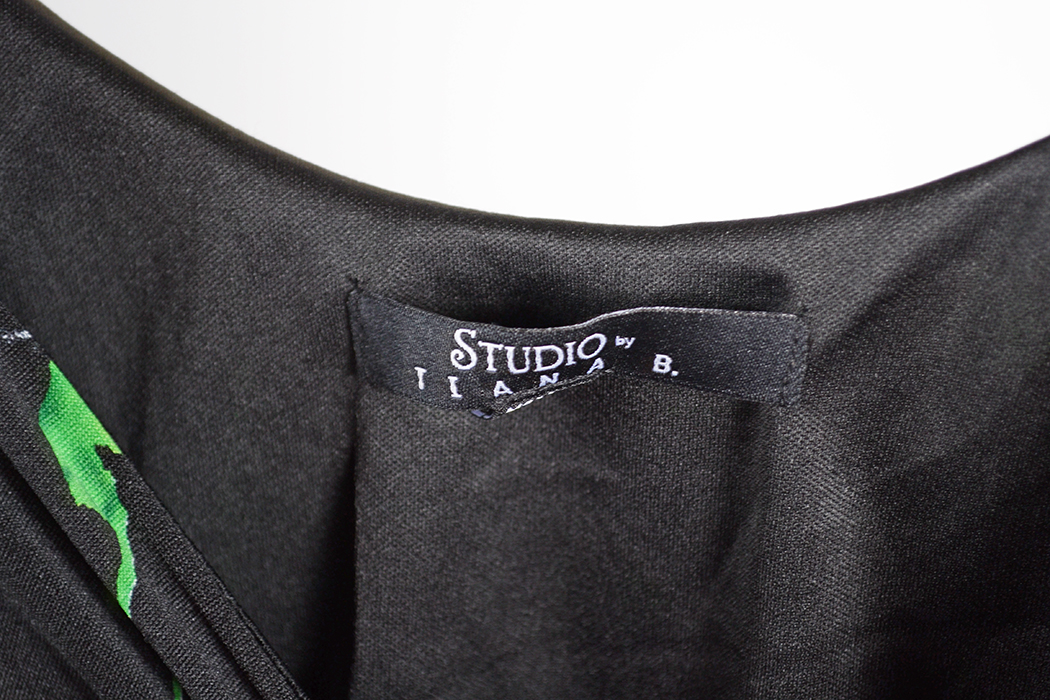 Womens Sleeveless Attire Size 10-12