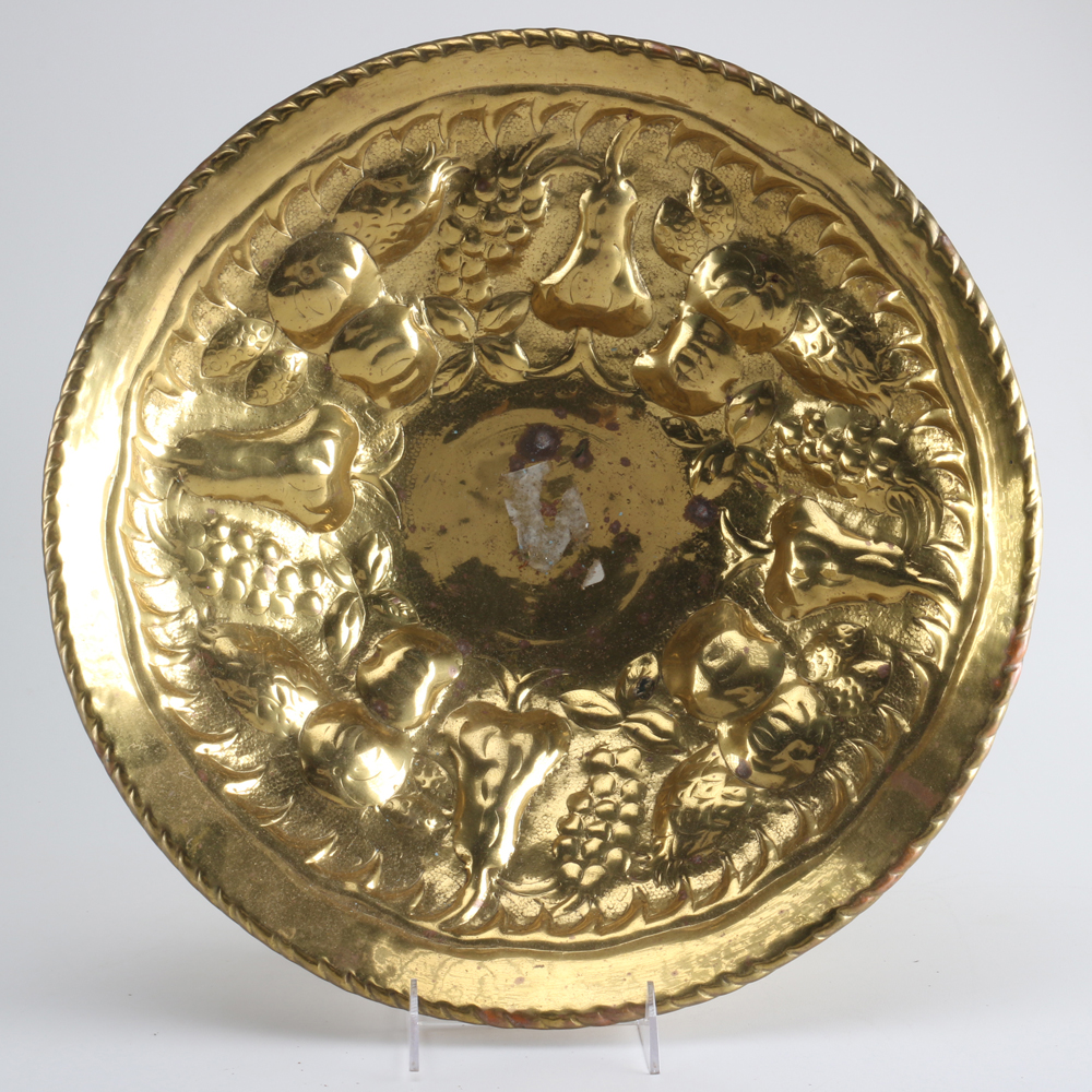 Decorative Balls And Other Themed Decor