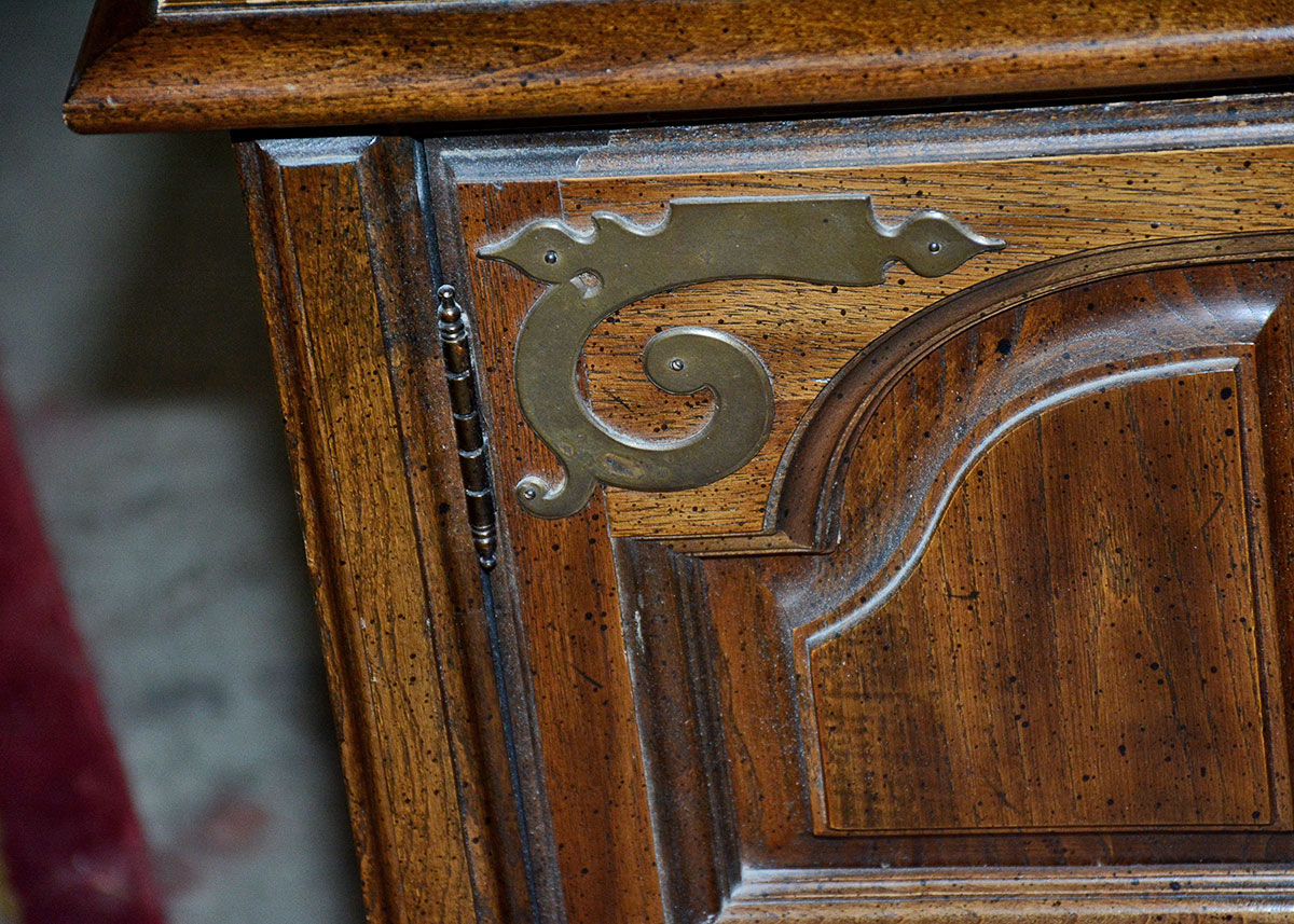 Mid 20th Century Traditional Night Stand by American Drew