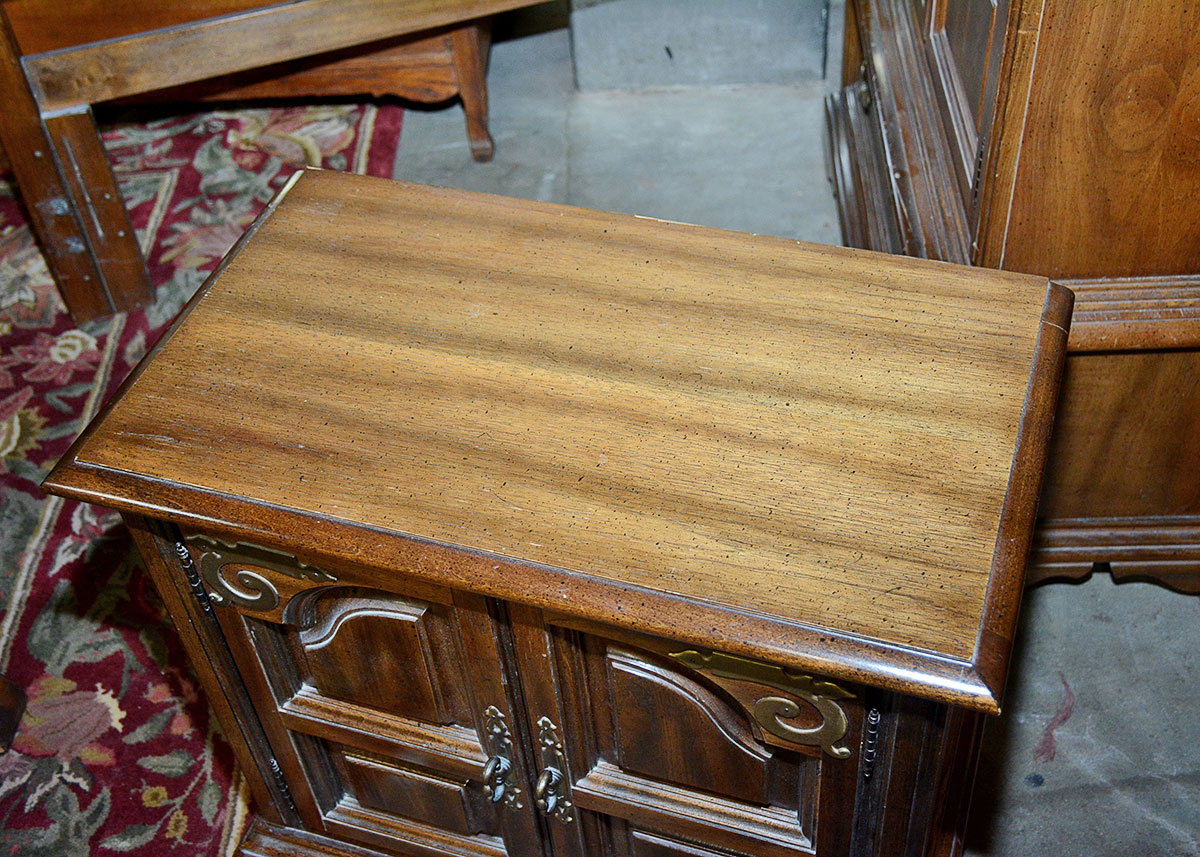 Mid 20th Century Traditional Night Stand by American Drew