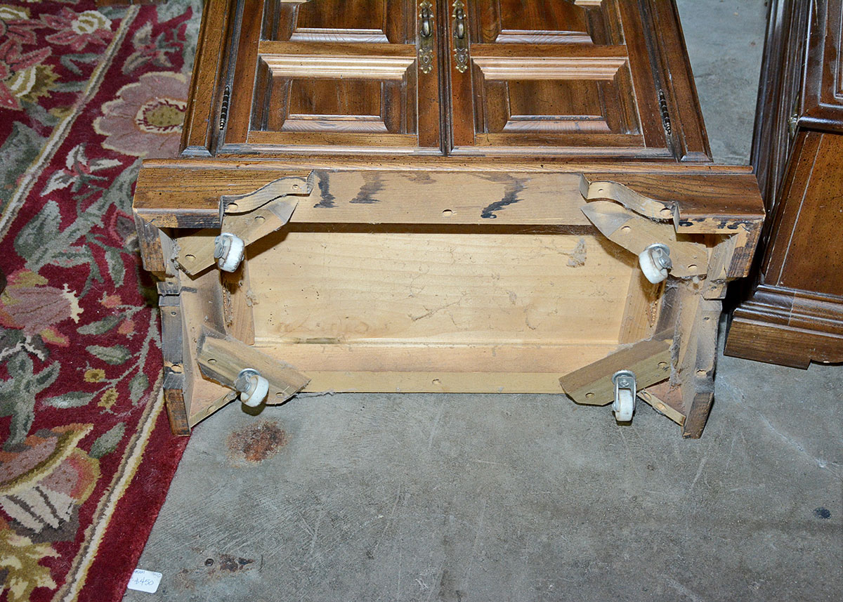 Mid 20th Century Traditional Night Stand by American Drew