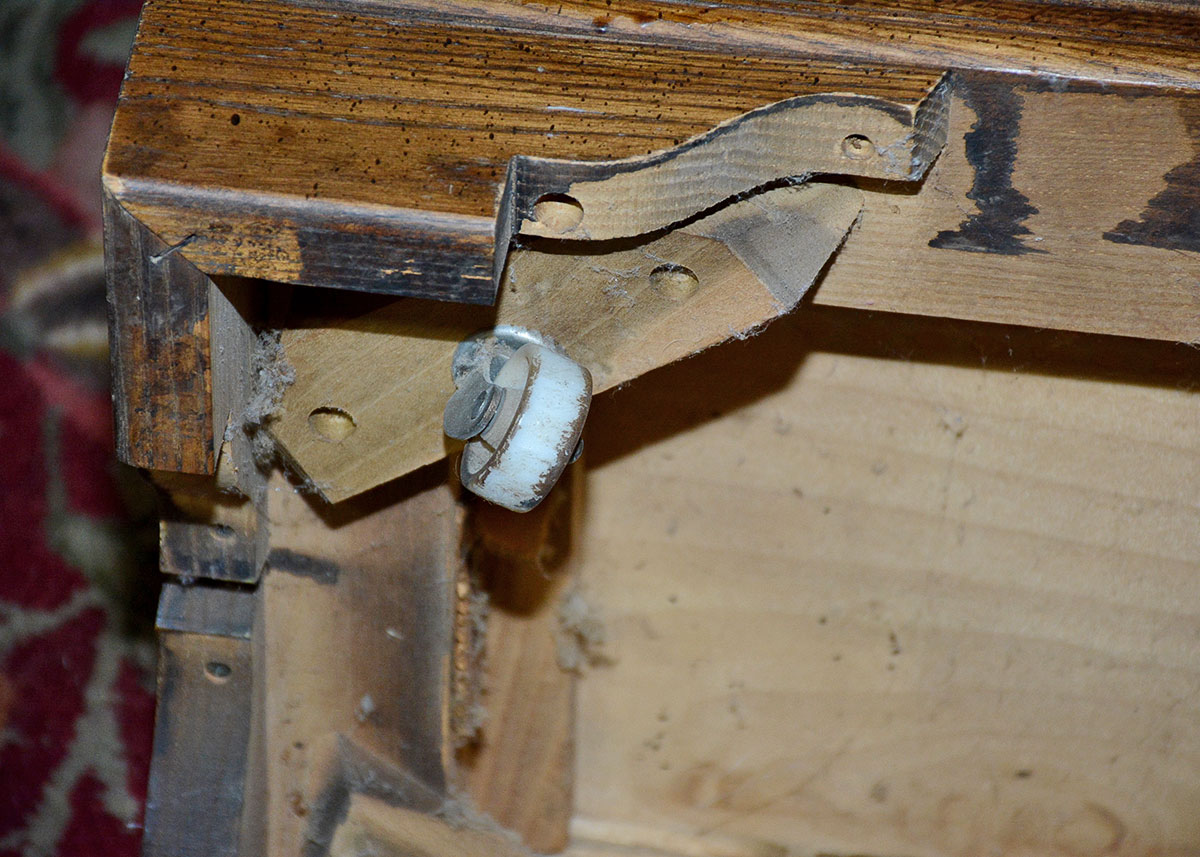 Mid 20th Century Traditional Night Stand by American Drew