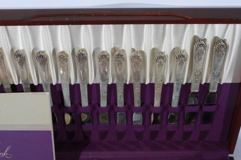 Royal Crest Sterling Silver "Promise" Flatware Set