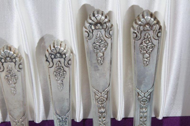 Royal Crest Sterling Silver "Promise" Flatware Set