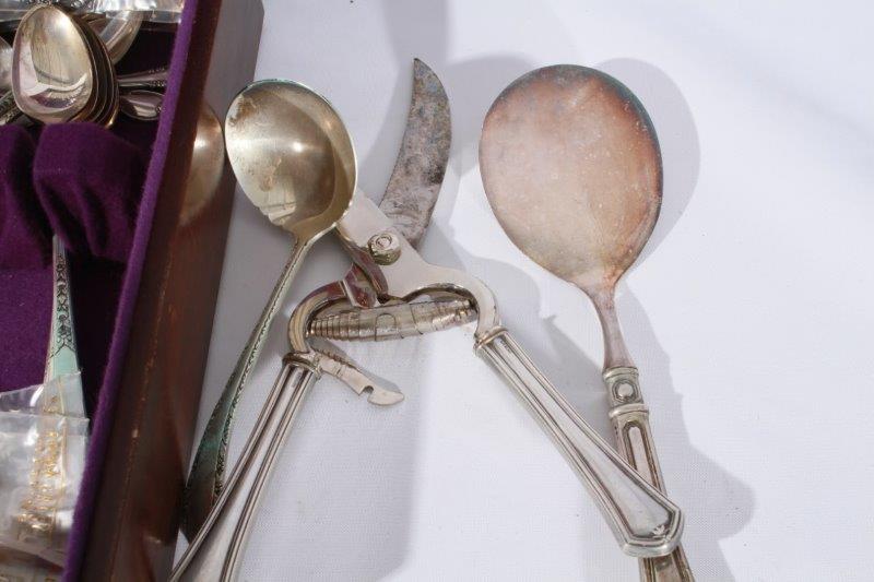 Royal Crest Sterling Silver "Promise" Flatware Set