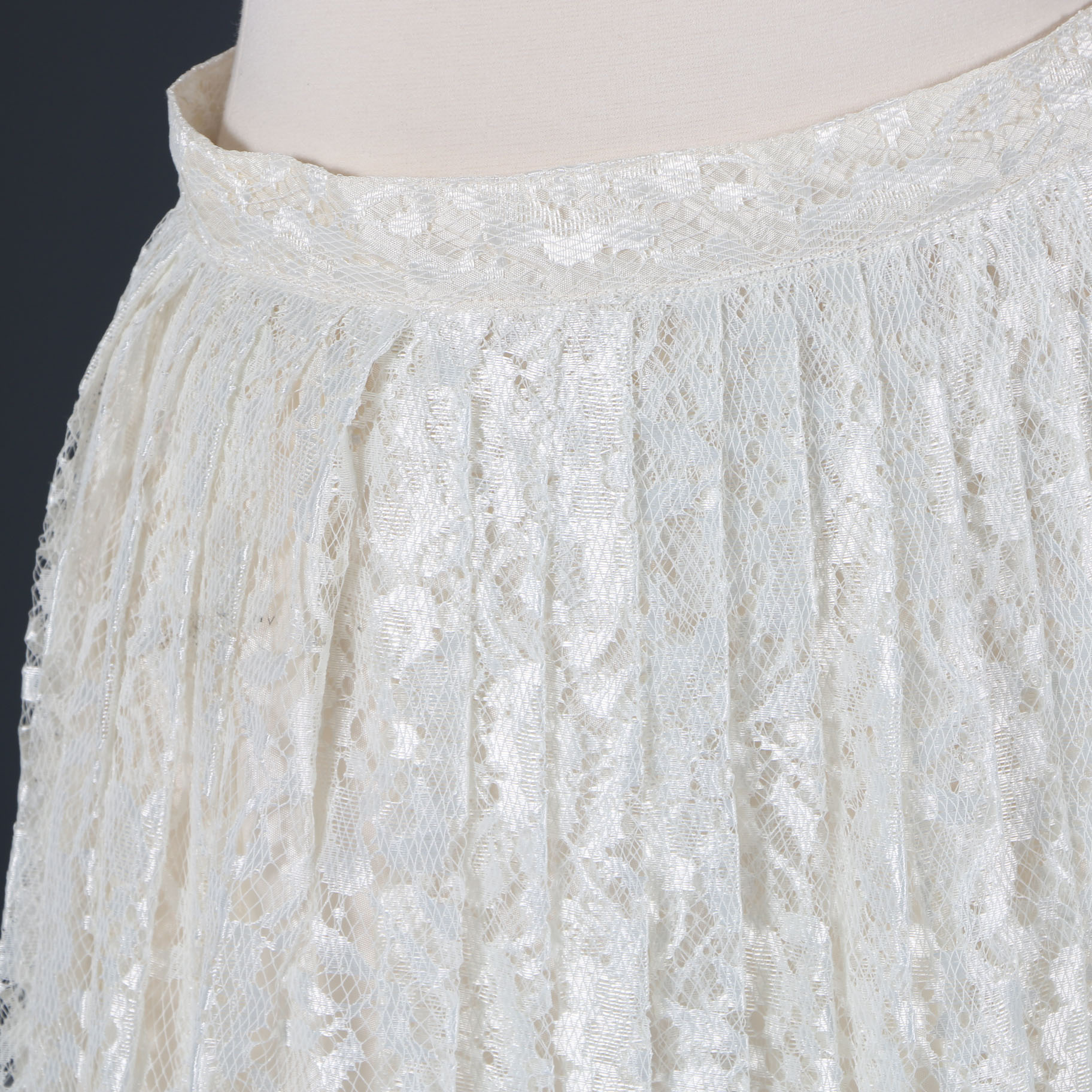 Vintage White Lace Pleated Floor-Length Skirt
