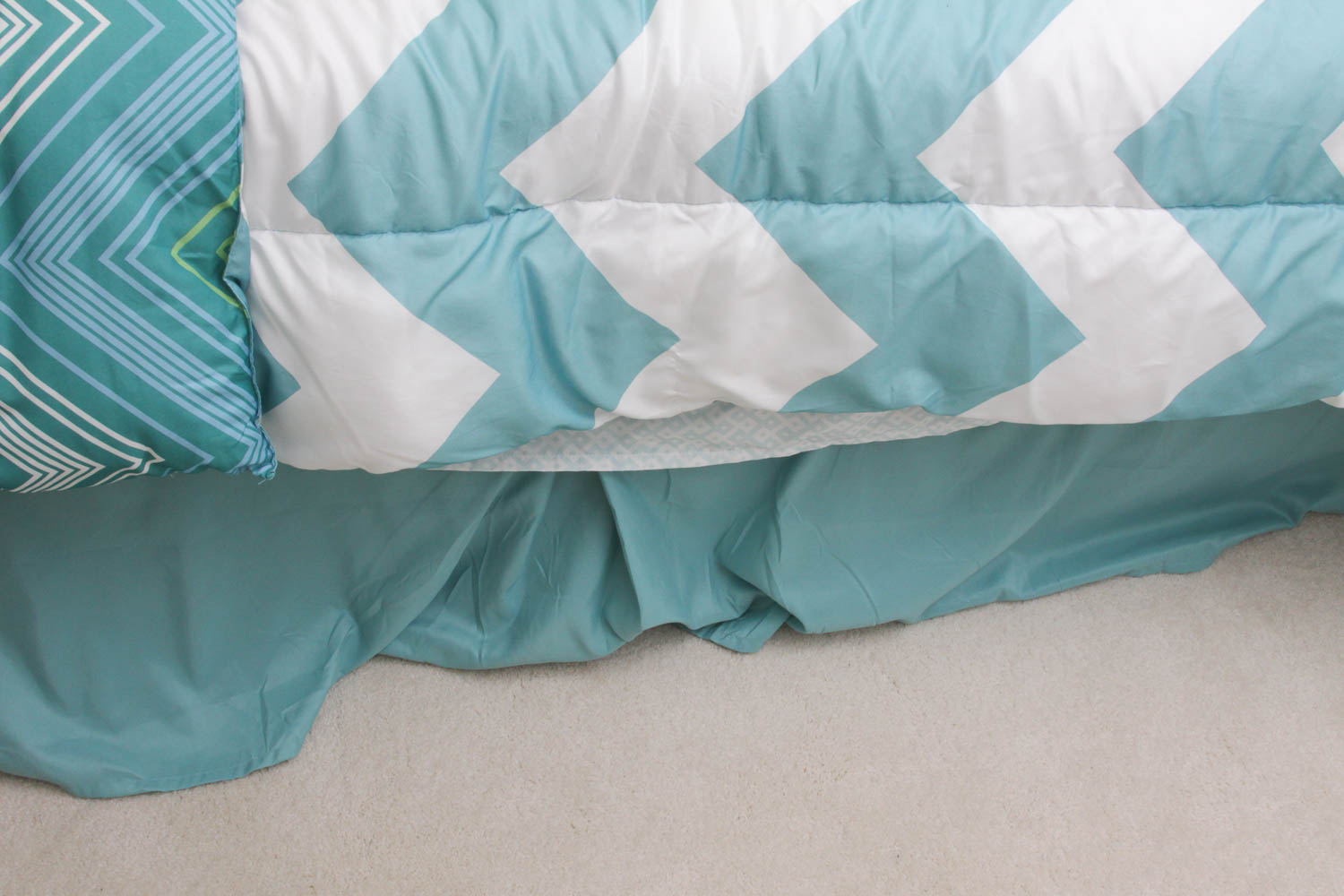 Set of Twin Size Bedding by The Big One