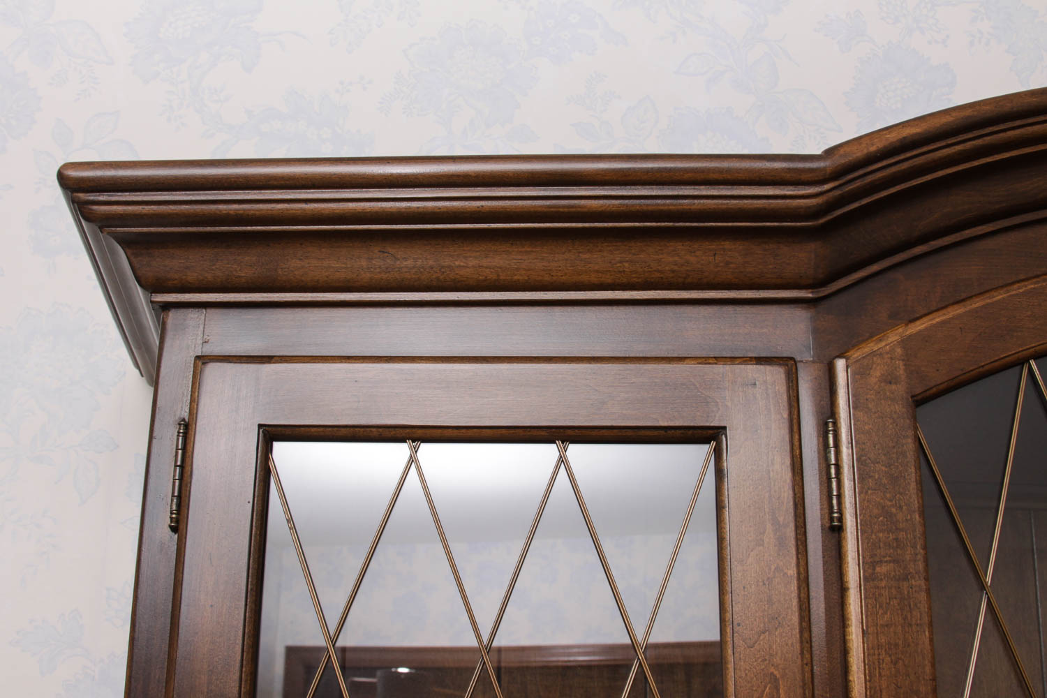 Ethan Allen Buffet Hutch with Drawers