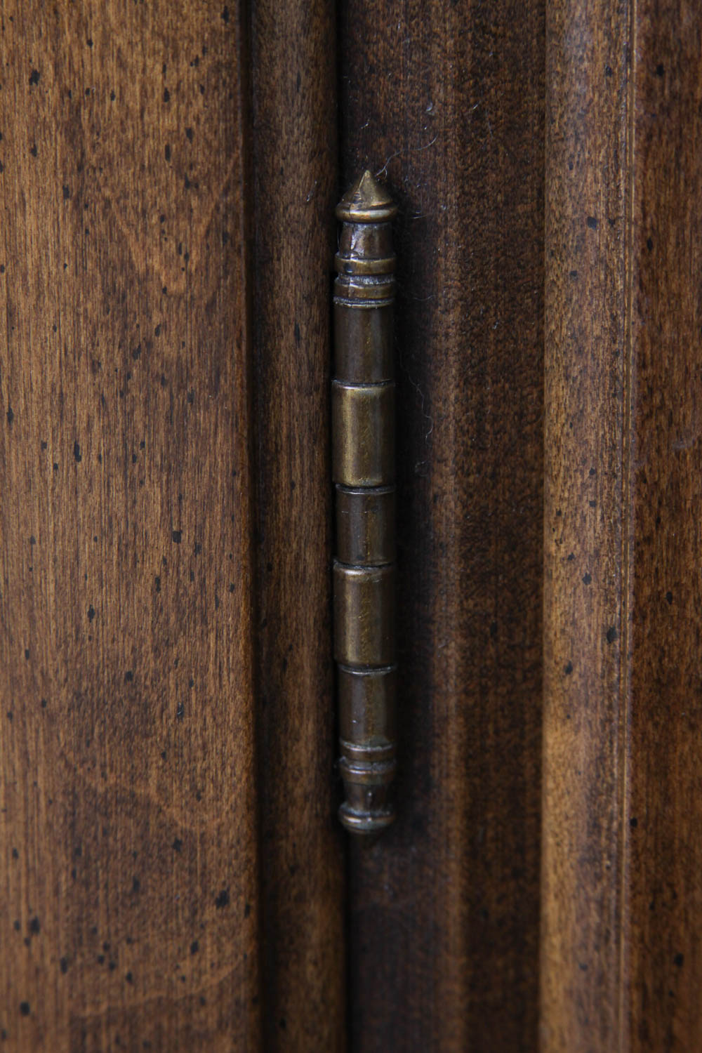 Ethan Allen Buffet Hutch with Drawers