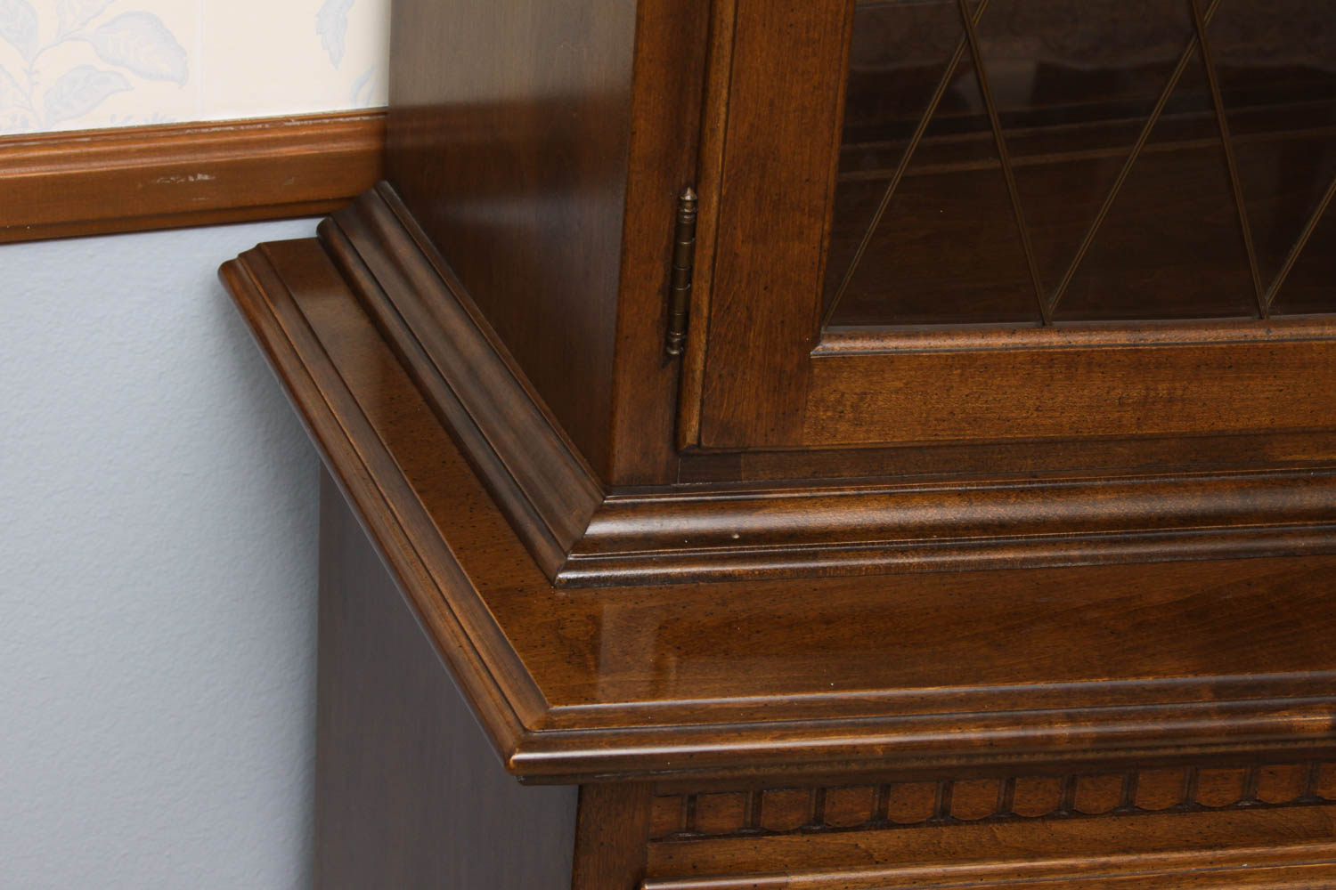 Ethan Allen Buffet Hutch with Drawers