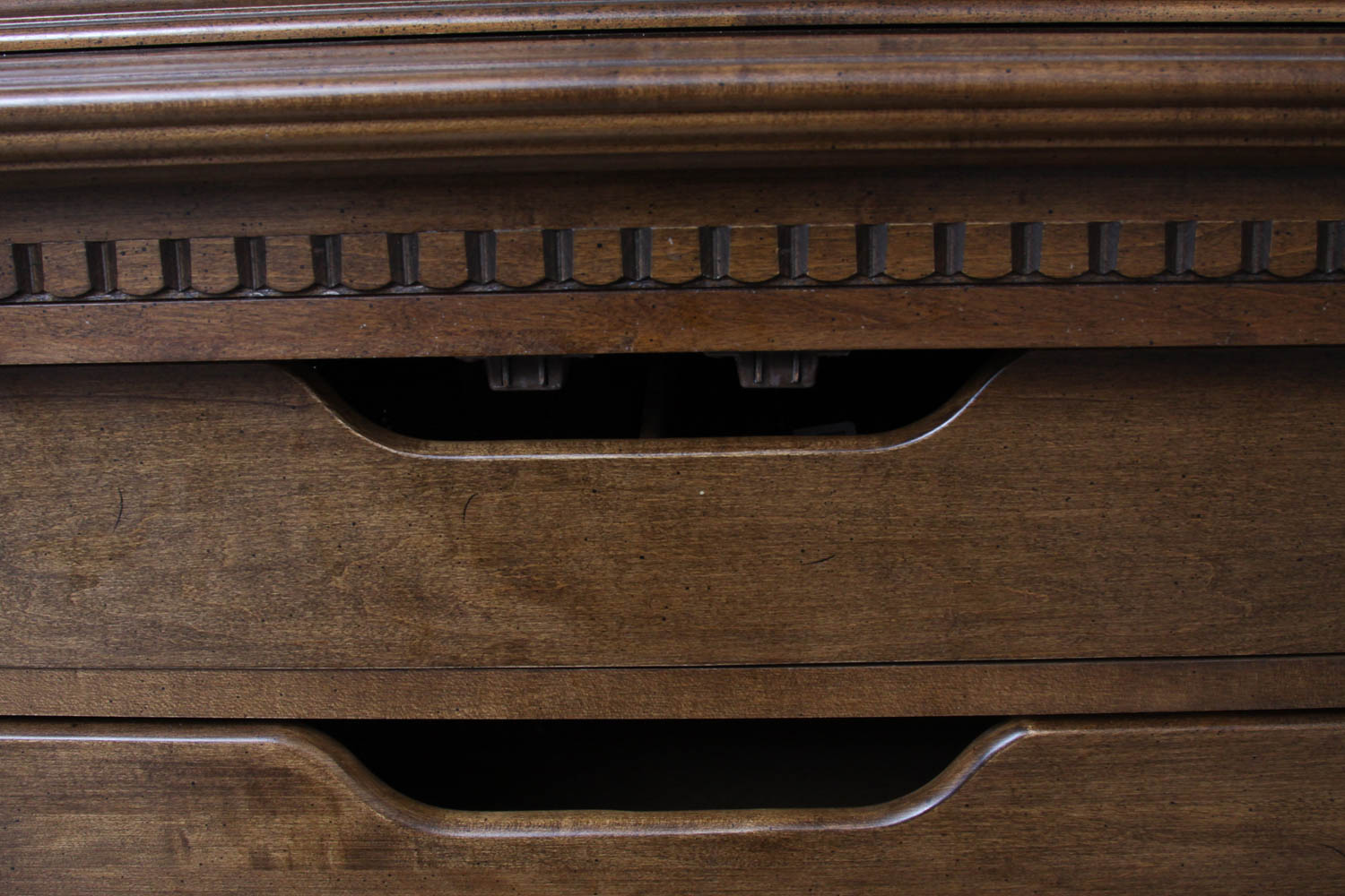 Ethan Allen Buffet Hutch with Drawers