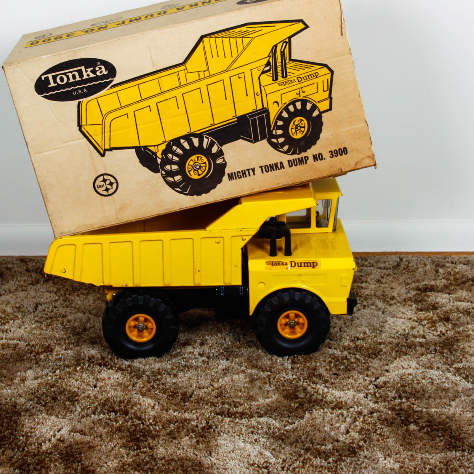 Vintage Mighty Tonka Dump Truck