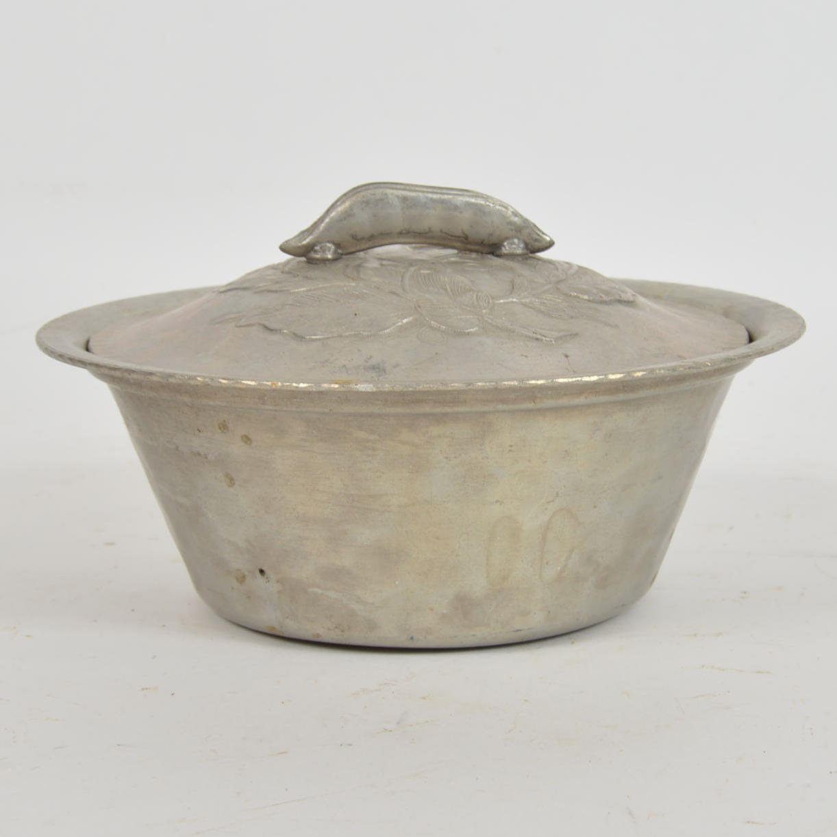 Vintage Everlast Hand Forged Aluminum Vegetable Dish with Pea Pod Handle