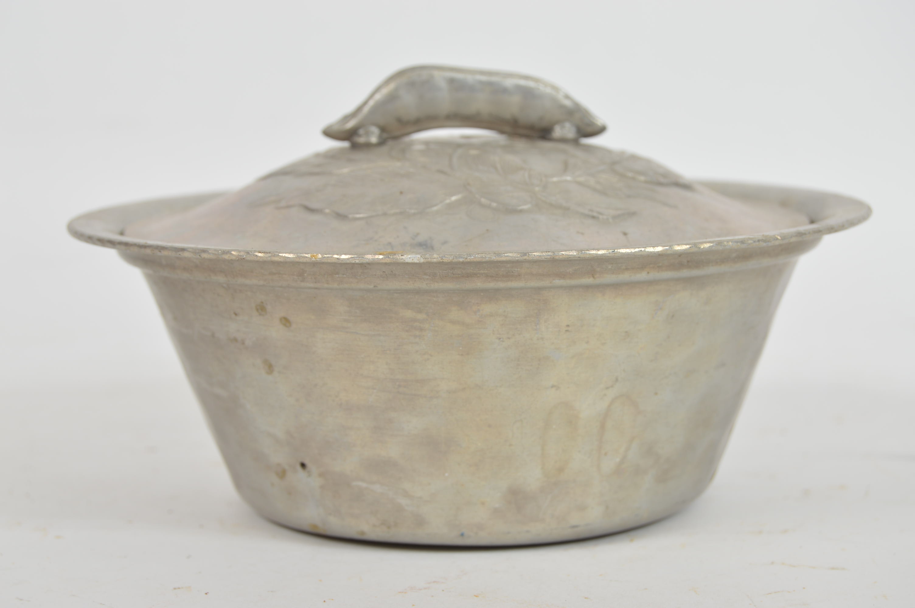 Vintage Everlast Hand Forged Aluminum Vegetable Dish with Pea Pod Handle