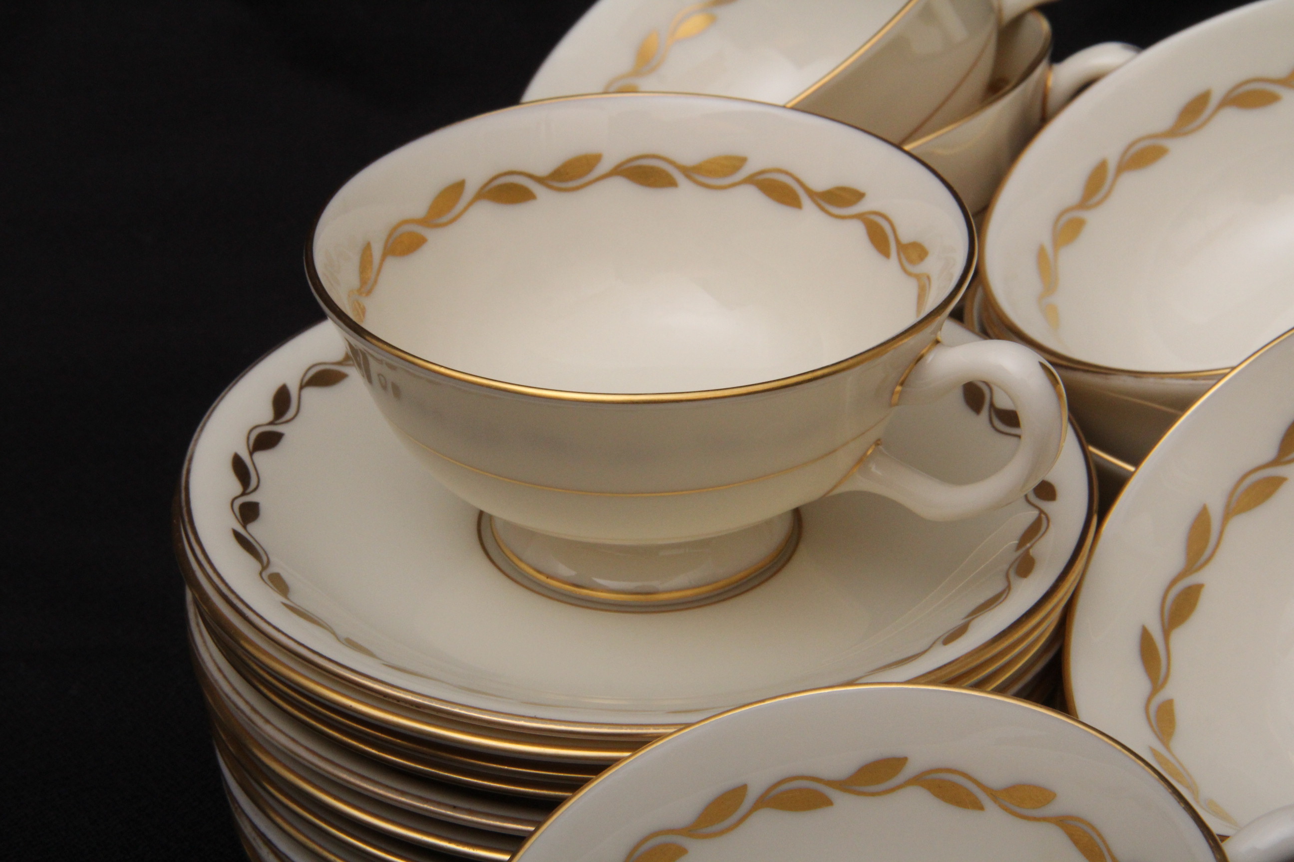 Lenox Golden Wreath China