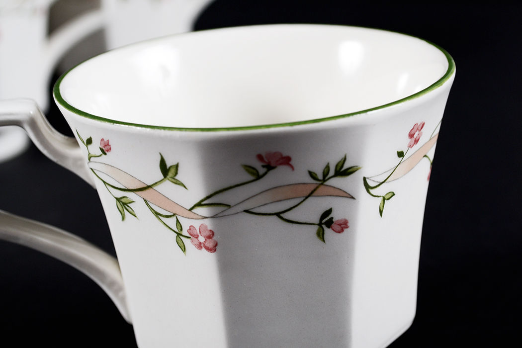 Set of Johnson Brothers "Eternal Beau" Tableware