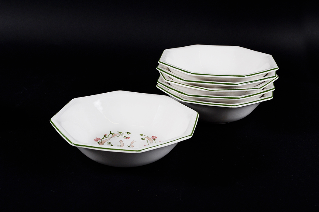 Set of Johnson Brothers "Eternal Beau" Tableware
