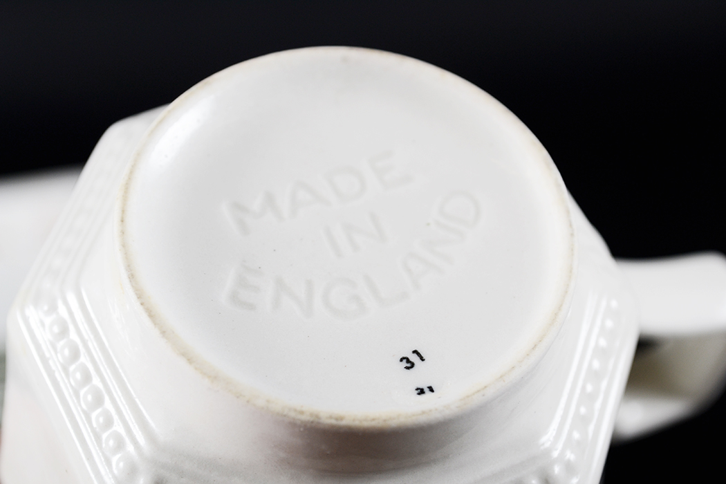 Set of Johnson Brothers "Eternal Beau" Tableware