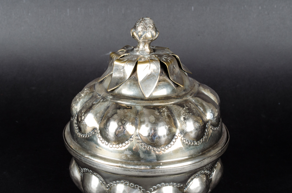 Vintage Footed Esrog Box