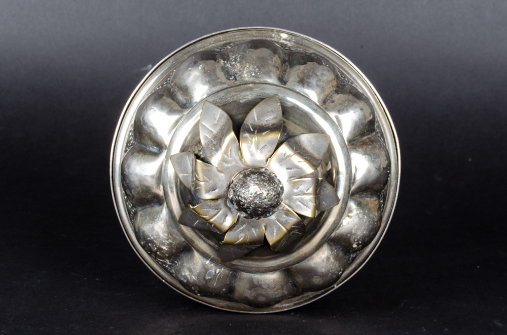 Vintage Footed Esrog Box