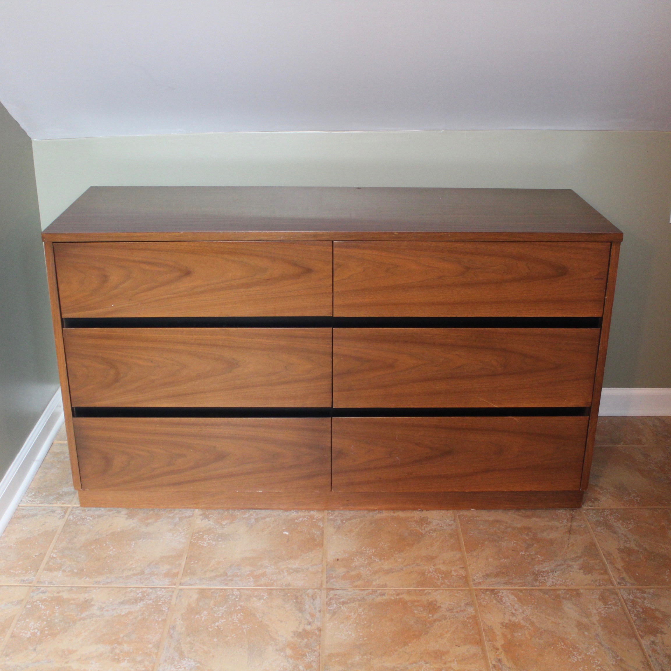 Mid Century Modern Chest of Drawers