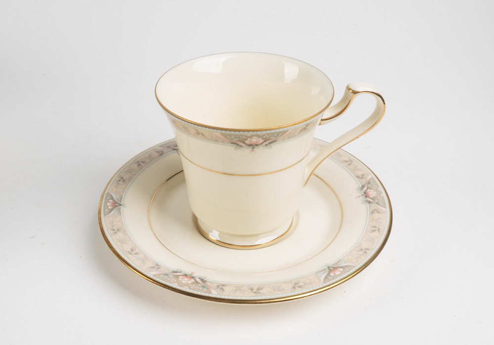 Mikasa "Grandville" China Assortment